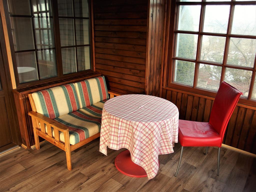 Urusel Guesthouse Tallinn Exteriör bild