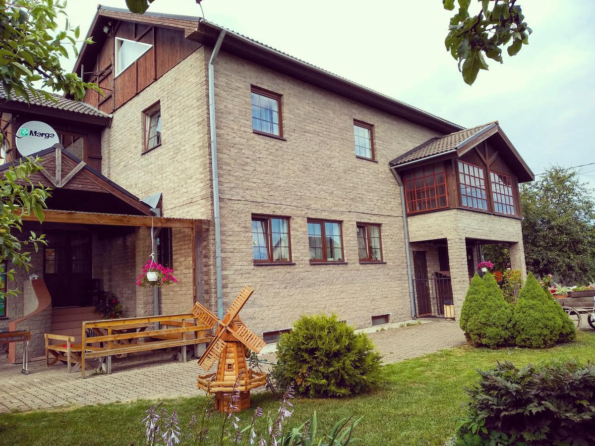 Urusel Guesthouse Tallinn Exteriör bild